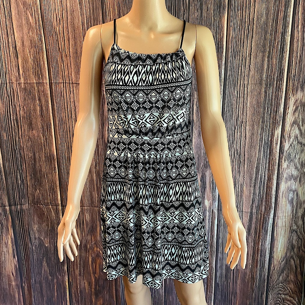 Vibe Sportswear size small black and white tribal print summer dress boho